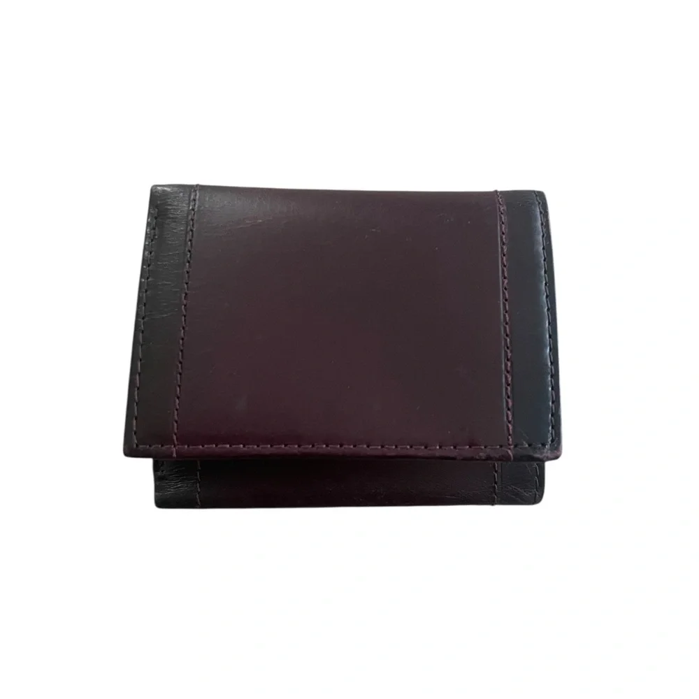 Croft & Barrow Black and Dark Brown Card Holder‎